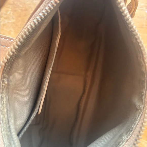 Coach Hamptons 7542 Camel Leather Shoulder Bag - Picture 8 of 15